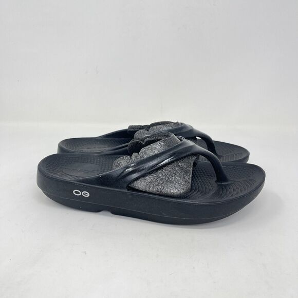Oofos Oolala Recovery Thong Black Shiny Flip Flop Slipper Sandals Women's Size 9 - Picture 1 of 11
